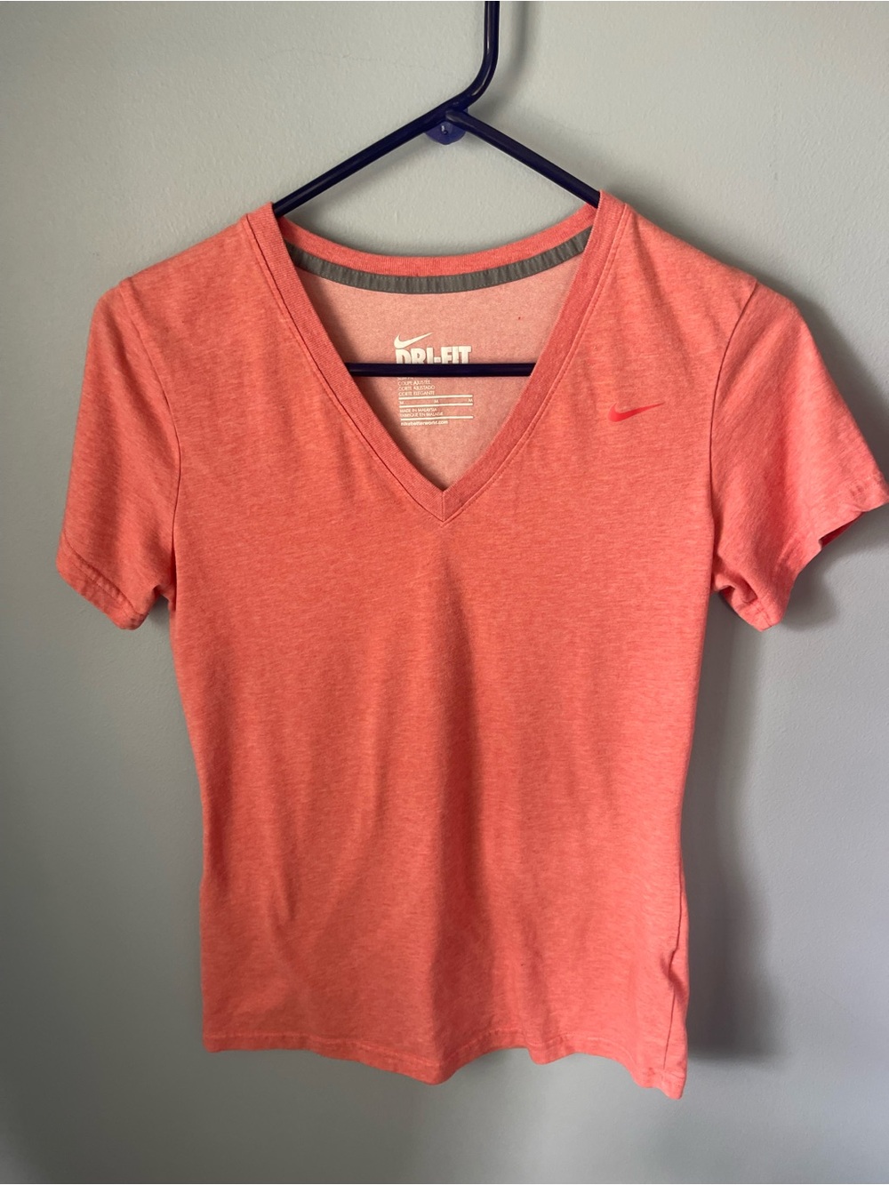 Nike Dri-FIT Slim Fit V-Neck T-Shirt Pink Medium